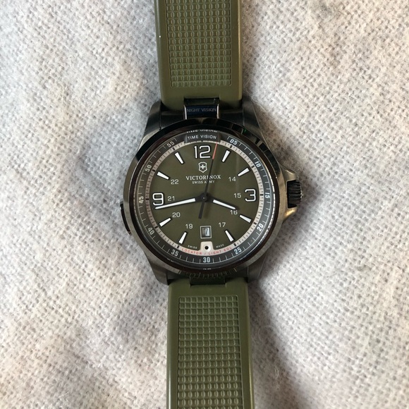 Victorinox Accessories - Victorinox night vision watch